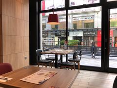 靠窗位-必胜客(海雅PH店)