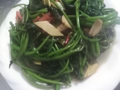 招牌美食-冯记白土岗辣子鸡