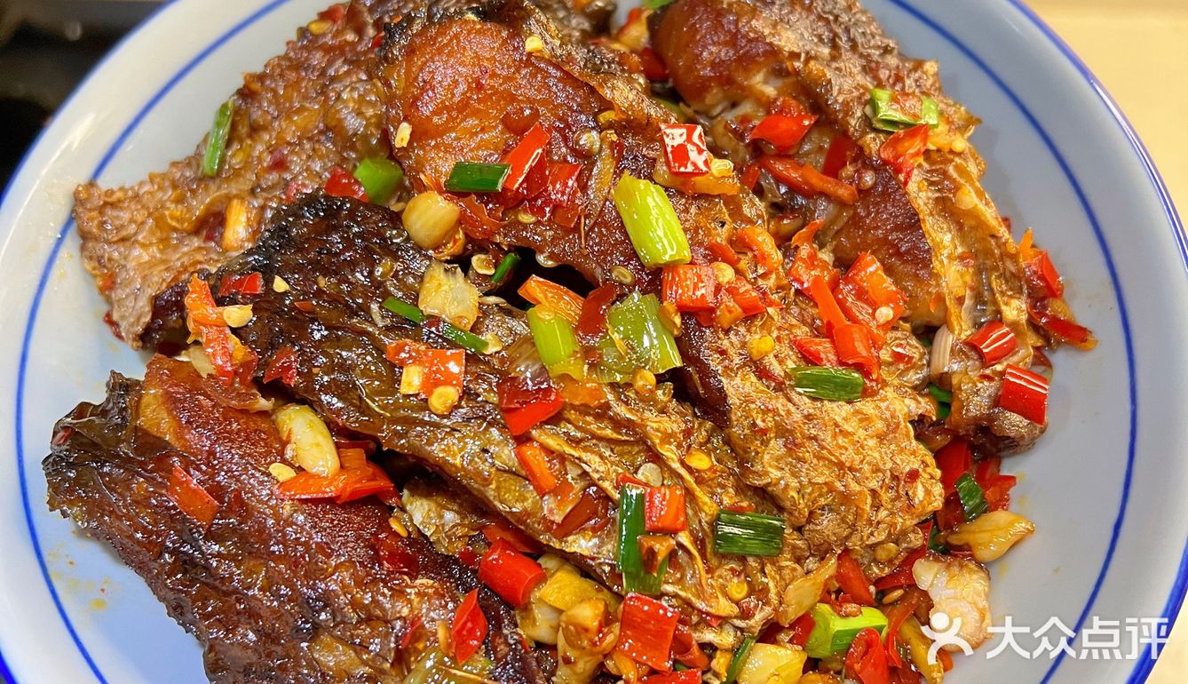 香辣红烧腌鱼，鲜香入味，学会就可以开店了 [加油]