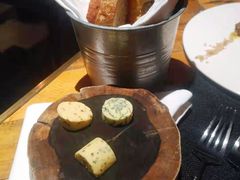 餐前包-AZUL by FUEL蓝色·法式酒馆(琶醍店)