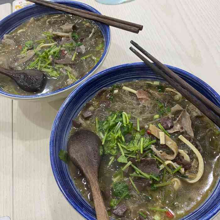 冠军牛牛杂-"不知道吃啥的时候又来吃牛杂面了,中午饭点.