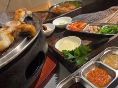 -围炉肉舍•炭烤活鳗•丹东海鲜烤肉(步行街店)