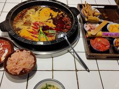 -卤校长老火锅(杨家坪直营店)
