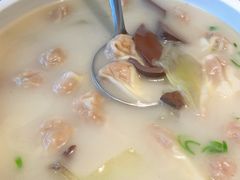 牛腩鸭血小馄饨-花园茶楼(兴城西路店)