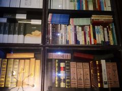 -钟书阁(松江泰晤士小镇店)