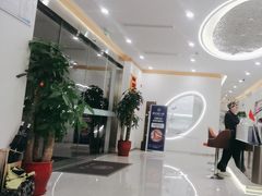 -皓齿连锁·雅贝健口腔·种植·矫正中心(虹口曲阳路店)