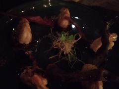 煎虾配紫薯泥薯片及姜味柠檬汁-AZUL by FUEL蓝色·法式酒馆(琶醍店)