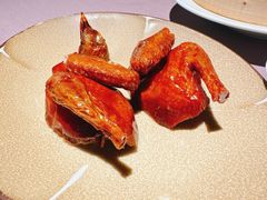 脆皮乳鸽-新荣记(南京西路店)