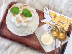 榴莲肉加榴莲冰淇淋-丹礼糖甜品