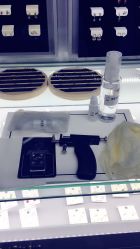 点击看大图 -Wisezone唯点穿耳打耳洞专业国际连锁品牌