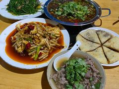 -大众跷脚牛肉馆·非遗传承单位(峨眉山店)