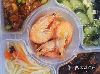 今天的午饭超级惊喜，饿饿饭饭