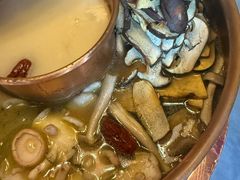 -慢丽江·云南野生菌土鸡锅(付家庄店)