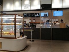 面包甜点陈列柜-奈雪的茶(深圳北站店)