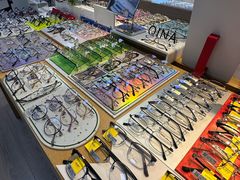 -天空之镜眼镜店蔡司依视路配镜授权零售店(望京颐堤港店)