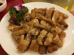 东江盐焗鸡-煲仔王海鲜酒家