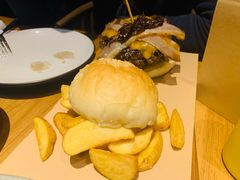 经典大汉堡-The Diner X餐厅(青岛万象城店)