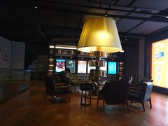 等候区-CGV影城(滨江天街IMAX店)