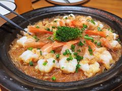 -帅巴人舅母子腊蹄民俗村