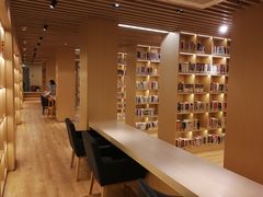 -漕河泾街道图书馆(漕河泾社区文化活动中心店)