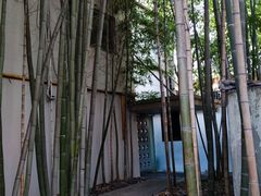 -穹六人间 people 6(岳阳路店)