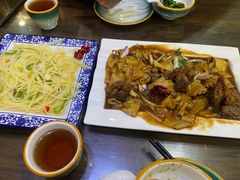-壹阁胡羊焖饼(特色小吃街店)