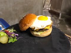 -HIGH FIVE哈福手工汉堡(桂林路店)