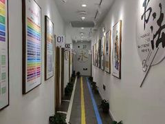 -缤纷鸟美术书法(汉神购物广场校区)