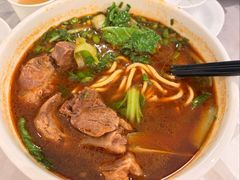 红烧牛肉面-台北楚楚园馅饼粥(虹桥南丰城店)