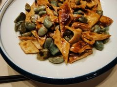 -八府香鸭·啫啫煲(华山路店)