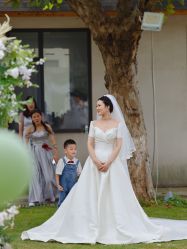 -曼青婚纱礼服馆