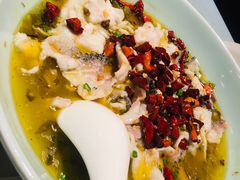 招牌酸菜鱼-港丽餐厅