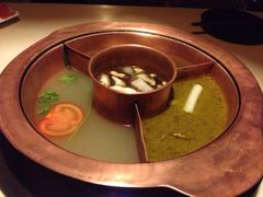 菌王奇香锅-滇釜火锅·能喝汤的火锅(车公庄店)