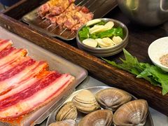 -围炉肉舍•炭烤活鳗•丹东海鲜烤肉(步行街店)