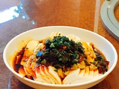 皮蛋拌豆腐-老大同酒家·糟卤·本帮菜(中山公园店)