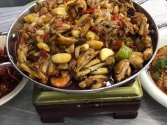 牛蛙爱上虾-小民大排档(光谷店)