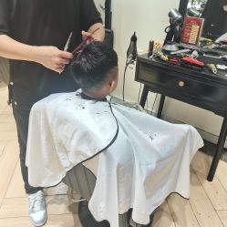 -蓝调造型·烫发·染发
