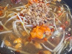 -爆炸头阿姨小四川正宗川味小吃(无任何分店)