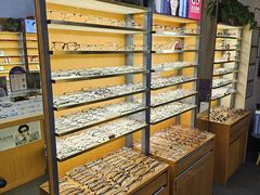 -优医视平价眼镜蔡司依视路折扣工厂店(十里堡店)