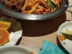 香辣虾牛仔骨-小鱼小牛·鱼牛干锅·脆鱼火锅(世欧广场店)