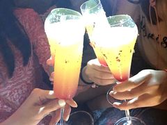 -饮湖威士忌鸡尾酒吧