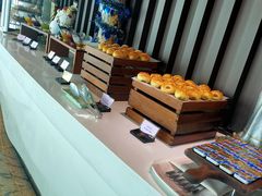 -亚洲国际大酒店·云顶阁旋转自助餐厅