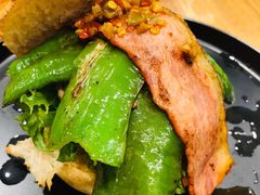 川味椒香芝心牛堡-龙治汉堡(中华城店)