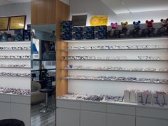 -视野联行眼镜·蔡司·依视路(省体育馆店)