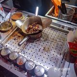 满巍明生炸鸡架！大排长队！好吃又实惠！