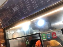 -万记麻辣烫国展总店
