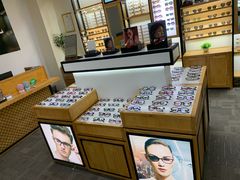 -LOGO眼镜·蔡司品牌折扣店(龙华清湖店)