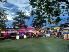 -席娜卡琳火车铁道夜市