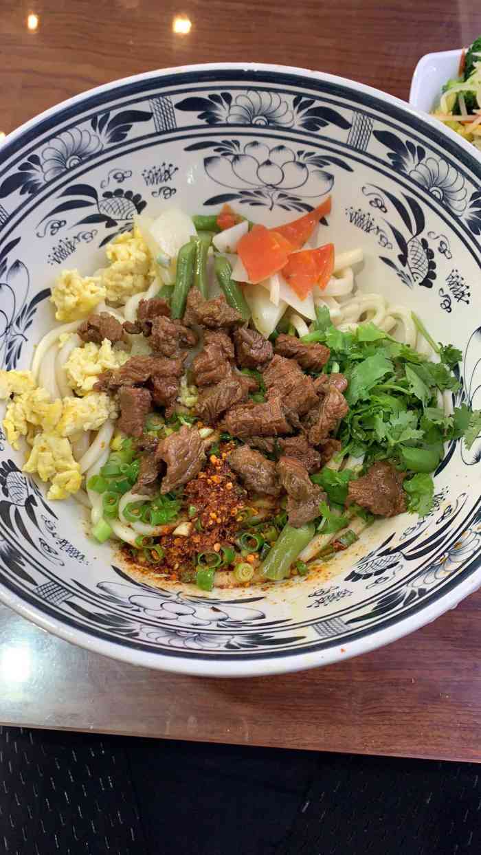 关中客面庄-"标准咱们西北狼大碗宽面[调皮],碗为陕西..."-大众点评移