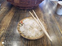 -愉肴麻辣香锅(中山路店)